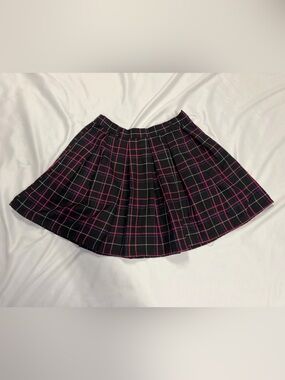 Hot Topic Black Plaid Pleated Mini Skirt with Pink Lines Lot C